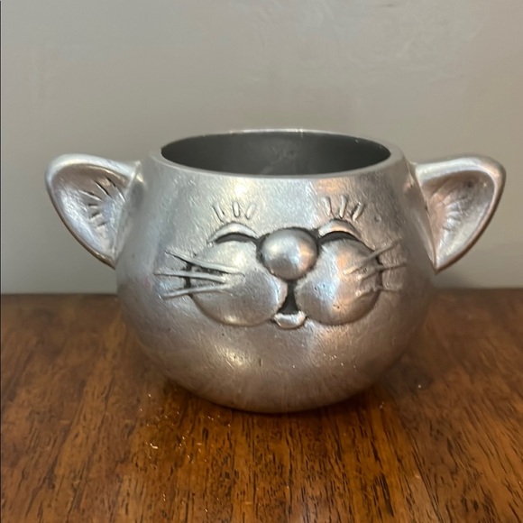 Vintage Wilton Pewter
Children's Cat Cup Mug 1985
Ear Handles - Picture 1 of 6
